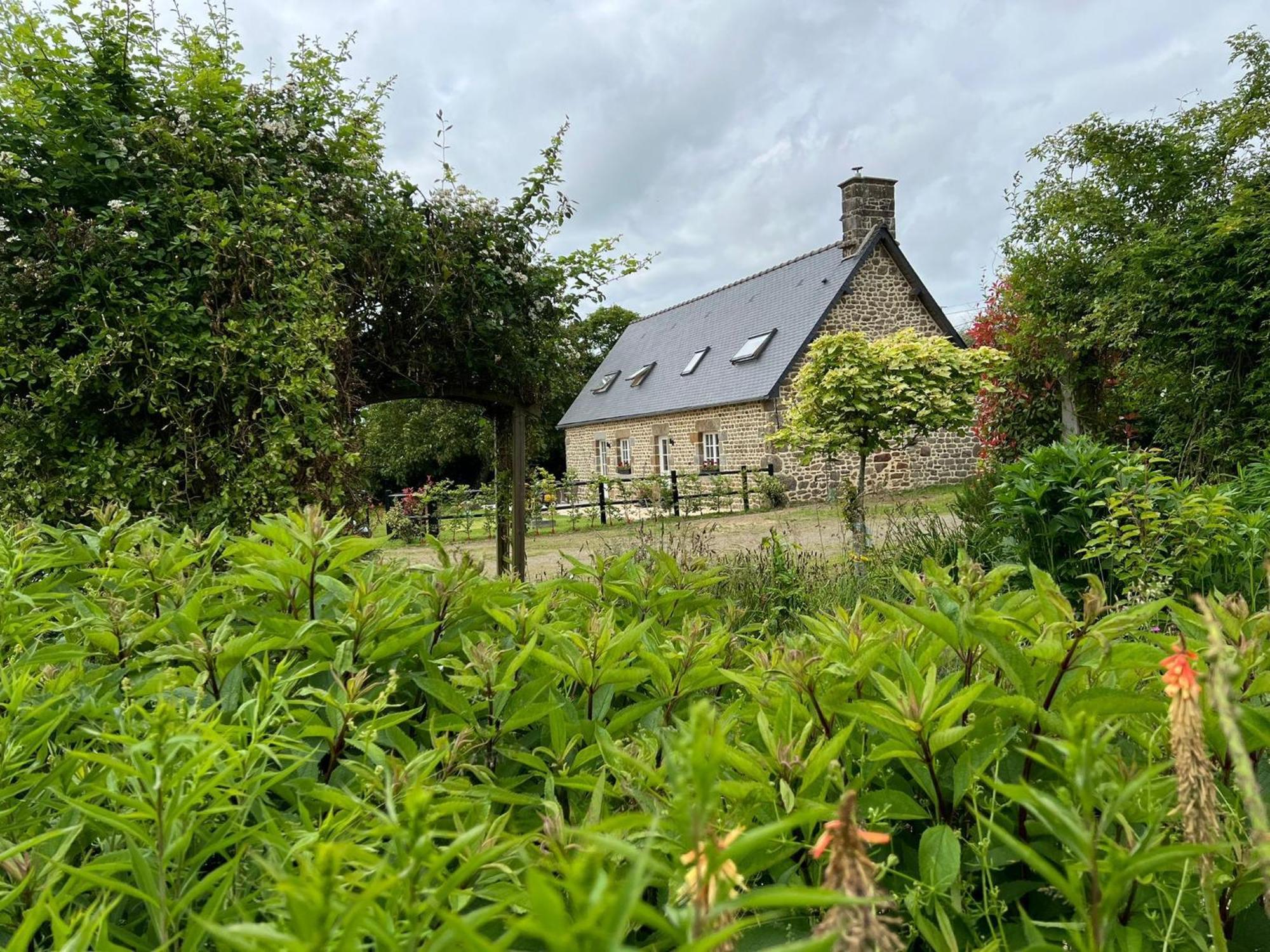 Maison De La Grange, Chaulieu Sourdeval Bagian luar foto